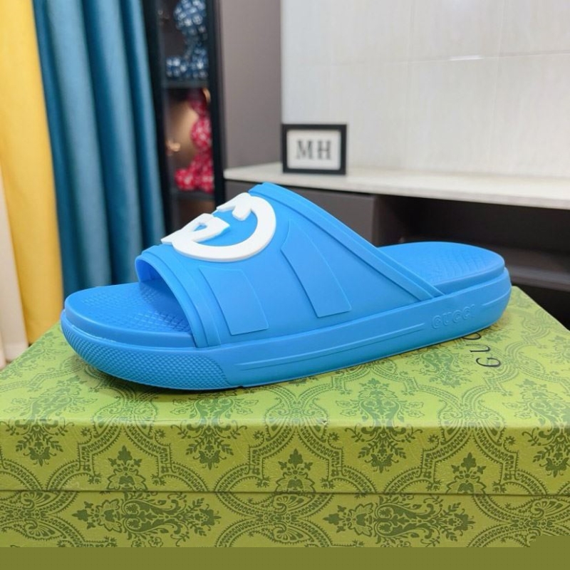 G*u*i slippers